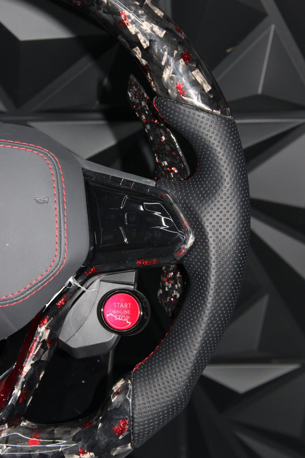 Volante GOLF - Carbono Forjado/Cuero Perforado - RED