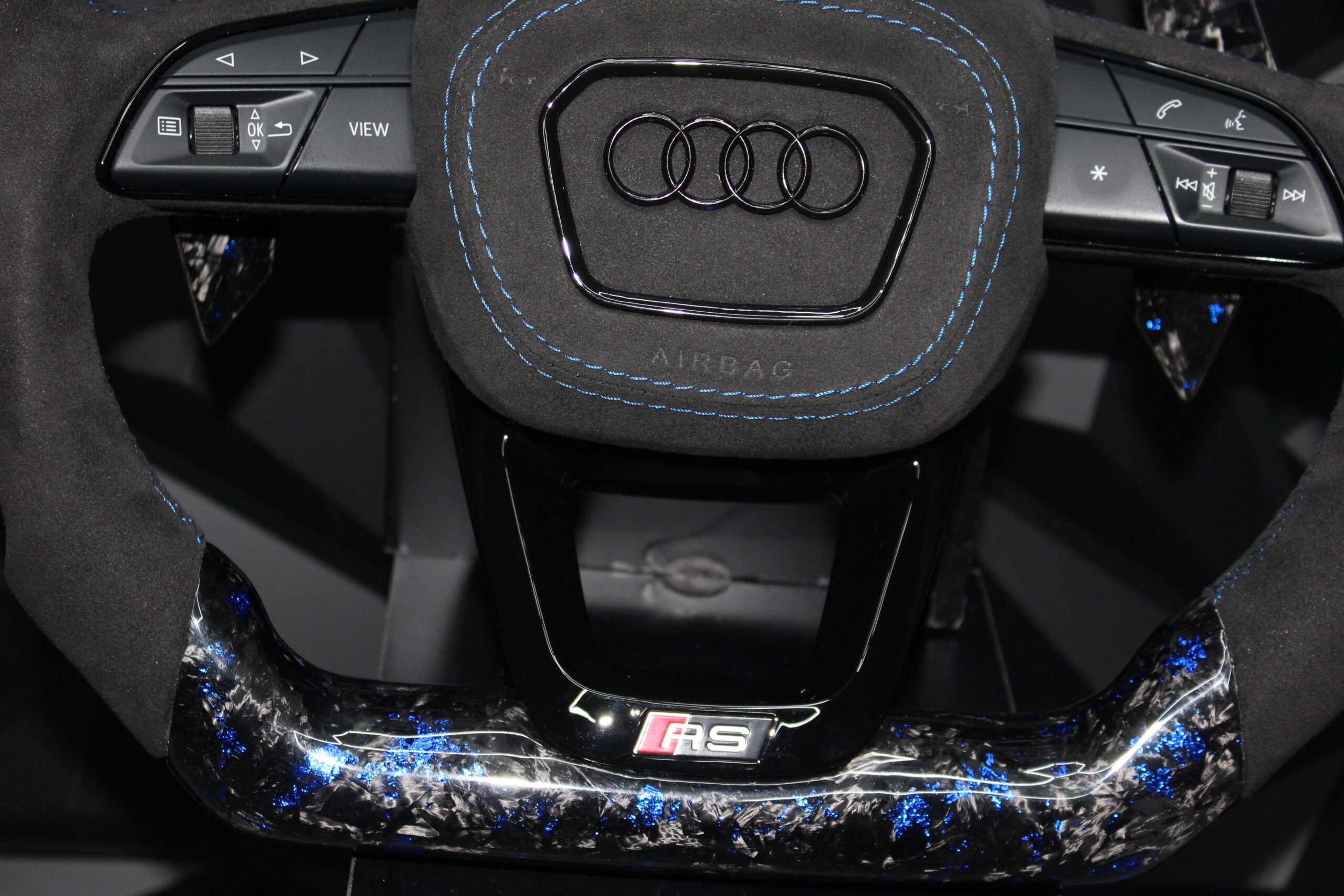 Volante AUDI - Carbono Forjado/Alcantara/Pantalla LED Racing -BLUE